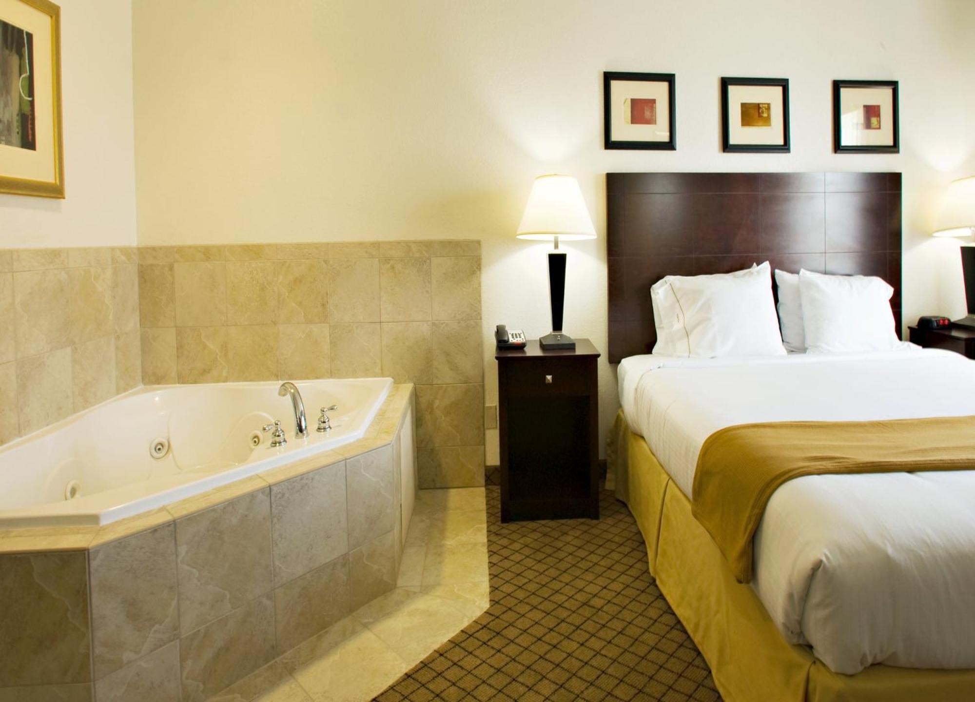 Holiday Inn Express Childress By Ihg Екстер'єр фото