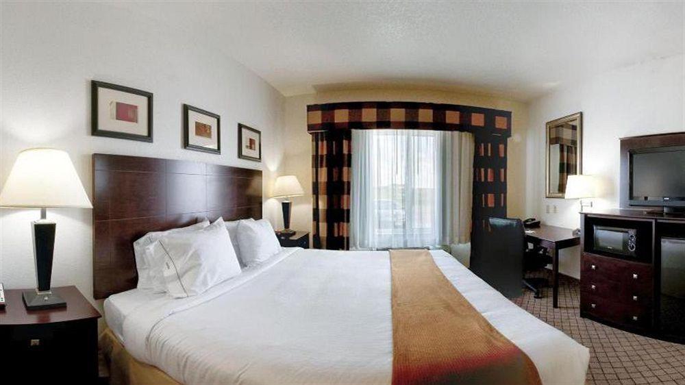 Holiday Inn Express Childress By Ihg Екстер'єр фото