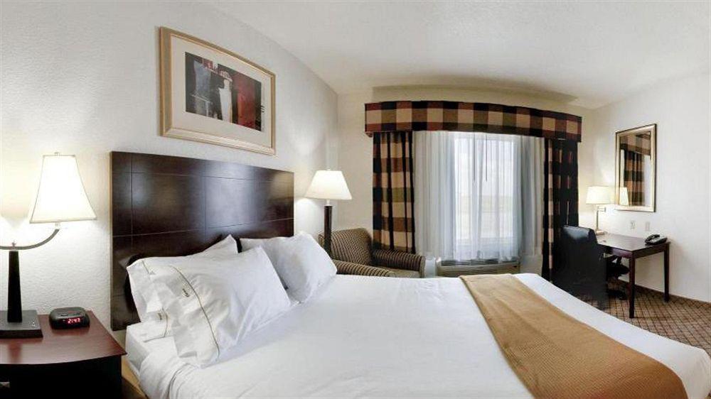 Holiday Inn Express Childress By Ihg Екстер'єр фото