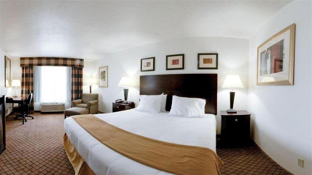 Holiday Inn Express Childress By Ihg Екстер'єр фото